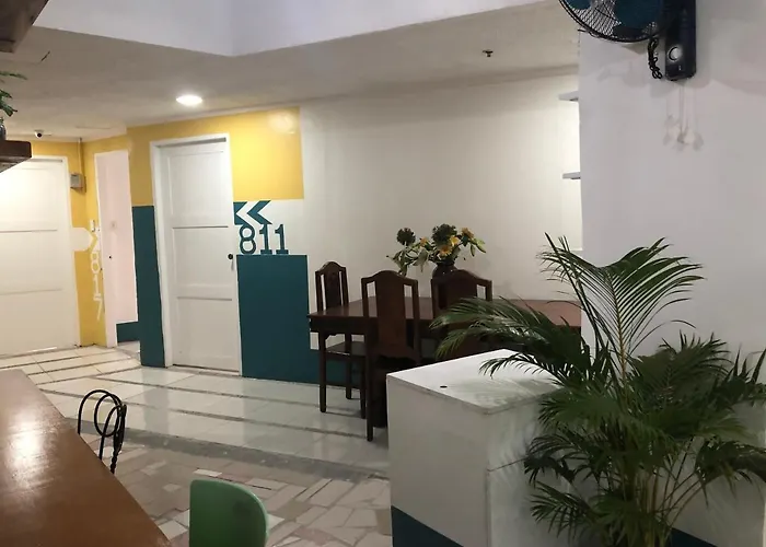 Crowne Units At Katipunan Ave Phils Ostello *