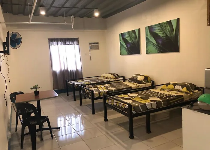 Crowne Units At Katipunan Ave Phils Ostello *
